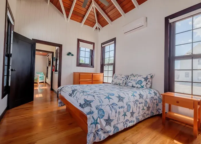Caribbean Vacation And The Poolclub At Mahogany! San Pedro (Ambergris Caye)