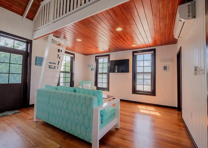Caribbean Vacation And The Poolclub At Mahogany! Holiday home San Pedro (Ambergris Caye)